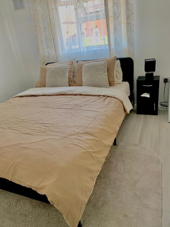 Double Room Bentilee Bucknall  Εξωτερικό φωτογραφία